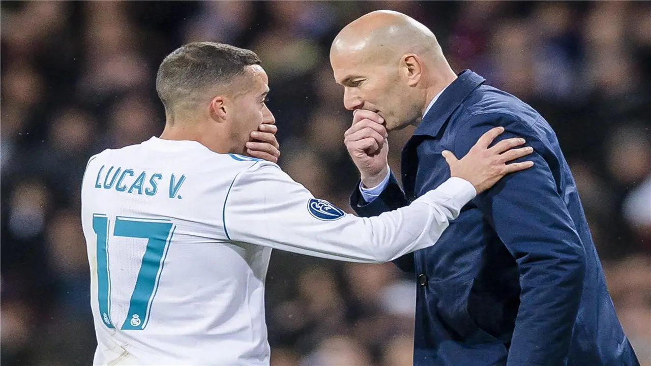 اعتراف جريء.. فاسكيز يختار أفضل لاعب في تاريخ ريال مدريد ويمدح زيدان كمدرب مثالي